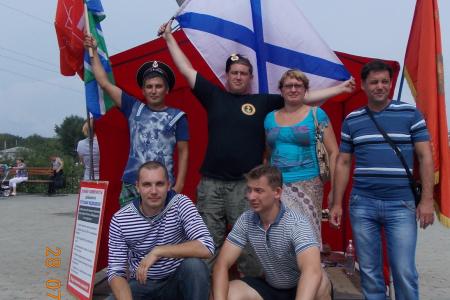 Мобильная агитационная группа Пермского краевого комитета ЛКСМ РФ провела четыре пикета в Кунгуре