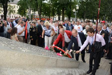Г.А. Зюганов принял участие в праздничном шествии в городе Орле