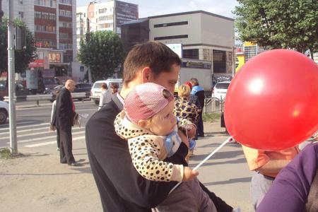Тюменские коммунисты провели операцию "Красный десант"