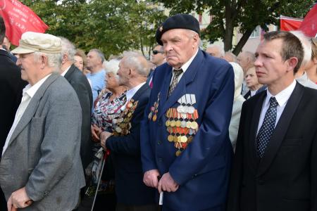 Г.А. Зюганов принял участие в праздничном шествии в городе Орле