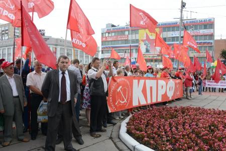 Г.А. Зюганов принял участие в праздничном шествии в городе Орле