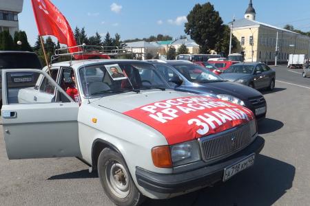 Калужские коммунисты и комсомольцы провели автопробег «России — Красное Знамя!»
