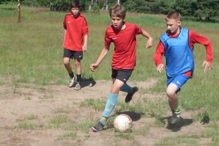 Тульская область. Коммунисты оказывают спонсорскую помощь юным футболистам