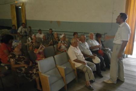 Ростовская область. Депутат Госдумы Владимир Бессонов встретился с семикаракорцами