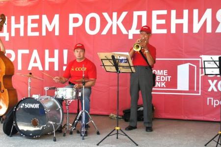 Красные в городе: на концерте, на футболе, на поле – коммунисты везде! День областного центра в Кургане