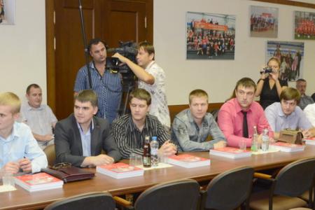 Г.А. Зюганов вручил дипломы выпускникам Центра политической учебы при ЦК КПРФ