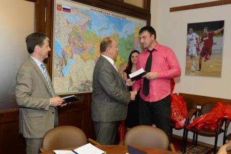 Г.А. Зюганов вручил дипломы выпускникам Центра политической учебы при ЦК КПРФ