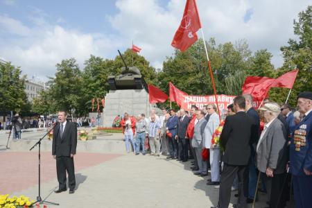 Г.А. Зюганов принял участие в праздничном шествии в городе Орле