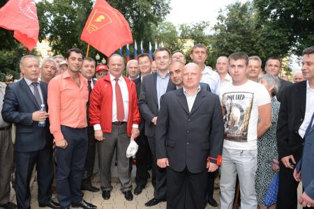 Г.А. Зюганов принял участие в праздничном шествии в городе Орле