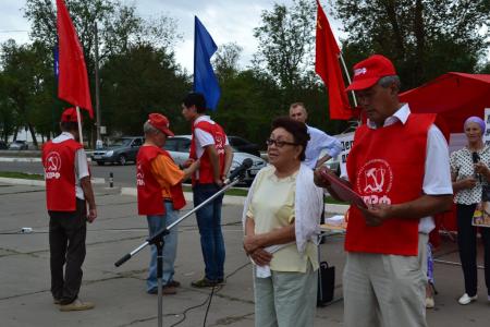 Республика Калмыкия. В Элисте прошел митинг за принятие ФЗ о «детях войны», за отставку Правительства РФ, в поддержку РАН
