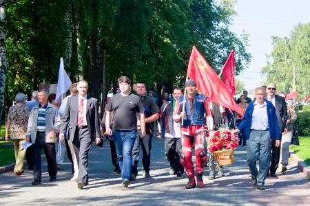 Томские коммунисты провели мотопробег в честь 70-летия Победы в Орловско-Курской битве