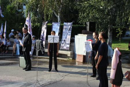 Сталинградские коммунисты зажгли свечи в День памяти и скорби