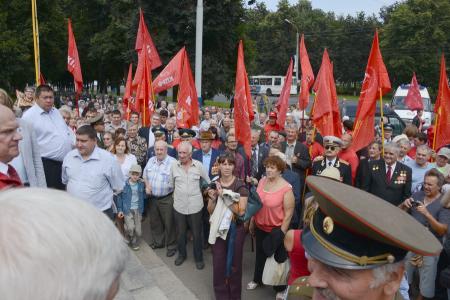 Г.А. Зюганов принял участие в праздничном шествии в городе Орле
