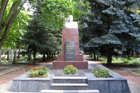 Помним и чтим подвиг земляков. Поездка тамбовских комсомольцев по памятным местам