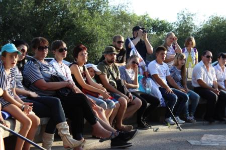 Сталинградские коммунисты зажгли свечи в День памяти и скорби