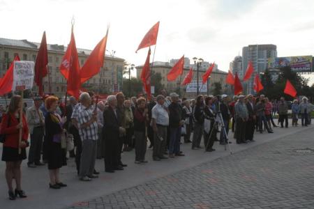 Новосибирск. Коммунисты поддержали митинг граждан против варварской вырубки зеленых насаждений