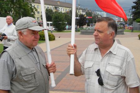 Калининград. Коммунисты провели митинг в защиту рабочих «Автотора»