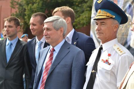 Слава ВДВ! И.И. Мельников поздравил десантников с профессиональным праздником