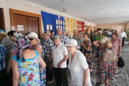Ростовская область. Депутат Госдумы Владимир Бессонов встретился с семикаракорцами