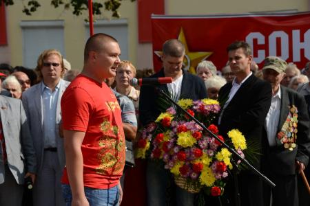 Г.А. Зюганов принял участие в праздничном шествии в городе Орле