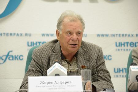 «Битва за РАН – это битва за будущее России!» Пресс-конференция Г.А. Зюганова, И.И. Мельникова, Ж.И. Алферова в ИА «Интерфакс»