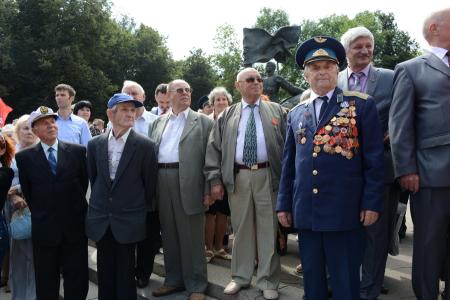 Г.А. Зюганов принял участие в праздничном шествии в городе Орле