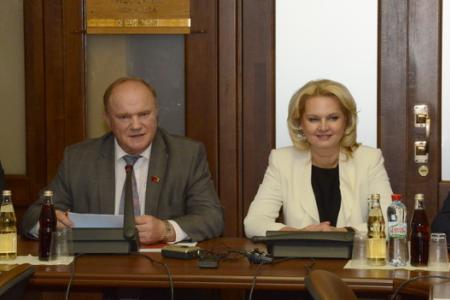 Депутаты фракции КПРФ в Госдуме провели встречу с кандидатом на пост главы Счетной палаты РФ Татьяной Голиковой
