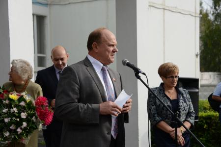 Г.А. Зюганов посетил московскую школу имени Зои и Александра Космодемьянских