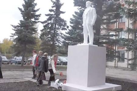 Ленинградская область. В Подпорожье открыли памятник Ленину