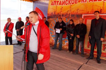 Алтайский край. Коммунисты города Камень-на-Оби на митинге потребовали отправить в отставку правительство