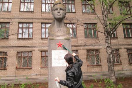 Самарские коммунисты отреставрировали памятник Зои Космодемьянской