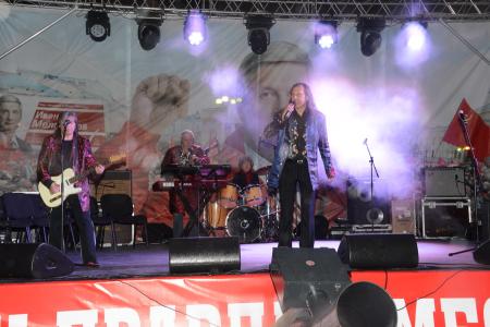 «За нами Москва! И наша Победа за нами!». В Москве завершился митинг-концерт в поддержку кандидата в мэры от КПРФ И.И. Мельникова