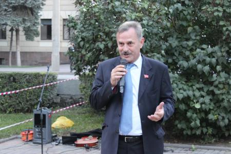 Депутат Госдумы Н.В. Арефьев попросил полпреда президента прекратить насилие над сталинградскими коммунистами