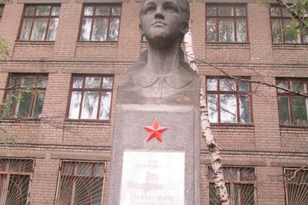 Самарские коммунисты отреставрировали памятник Зои Космодемьянской
