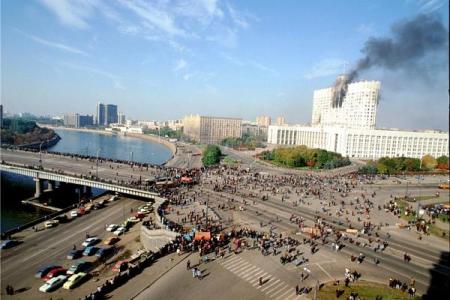 Видео. Как стреляли в Россию. К 20-летию "танковой" Конституции. Смотрите скоро фильм КПРФ.ТВ "1993. Осень"