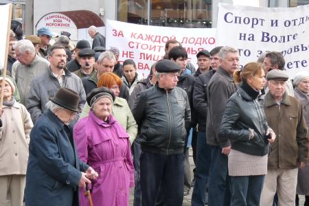 Митинг в поддержку лодочных баз в Саратове