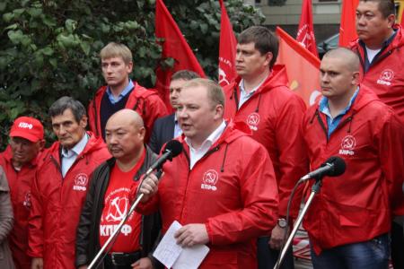 Депутаты Госдумы пообещали губернатору Волгоградской области Боженову общероссийские акции протеста