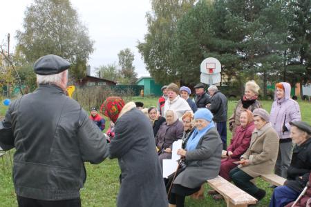 Горком КПРФ Костромы поздравил пожилых людей одного из районов города — посёлка Козелино