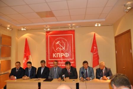 В подмосковном Подольске высадился красный десант во главе с В.И. Кашиным