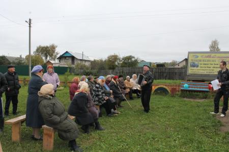 Горком КПРФ Костромы поздравил пожилых людей одного из районов города — посёлка Козелино