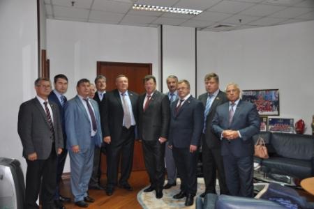 В подмосковном Подольске высадился красный десант во главе с В.И. Кашиным