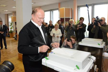 Г.А. Зюганов проголосовал на выборах мэра Москвы