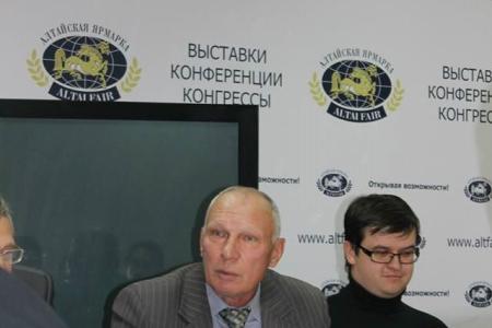 Алтайские коммунисты приняли участие «в круглом столе», посвященном обсуждению итогов выборов-2013