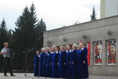 Татарстан. В Альметьевске прошёл митинг с требованием     снизить тарифы в ЖКХ и оказать господдержку «детям войны»