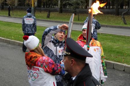 Марьяна Наумова, рекордсменка мира из Спортивного Клуба КПРФ, приняла участие в эстафете Олимпийского огня