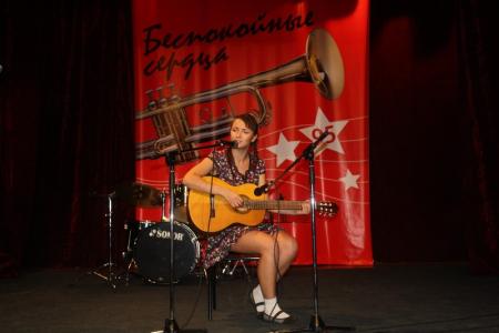 В Новосибирске прошел конкурс-фестиваль комсомольской песни «Беспокойные сердца»