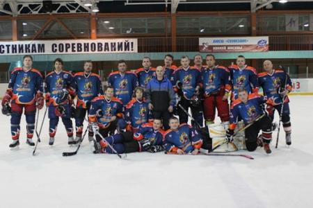 В Спортивном Клубе КПРФ с этого сезона будет выступать хоккейная дружина! Идет дополнительный набор в команду!