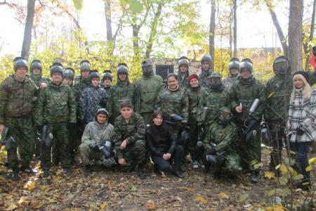 Победила дружба! В Самаре коммунисты и комсомольцы провели турнир по пейнтболу