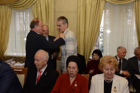 Г.А. Зюганов вручил памятные медали ЦК КПРФ «95 лет ВЛКСМ» участникам Общероссийского Штаба протестных действий