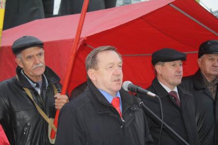 Новосибирцы почтили память защитников Верховного Совета